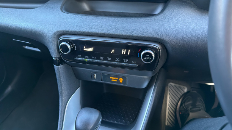 Toyota Yaris 1.5 Hybrid Design 5dr CVT Hybrid Hatchback